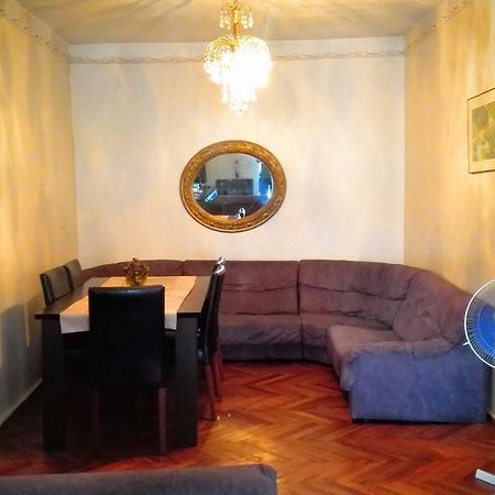 Apartment Rusudan Batumi Exterior photo