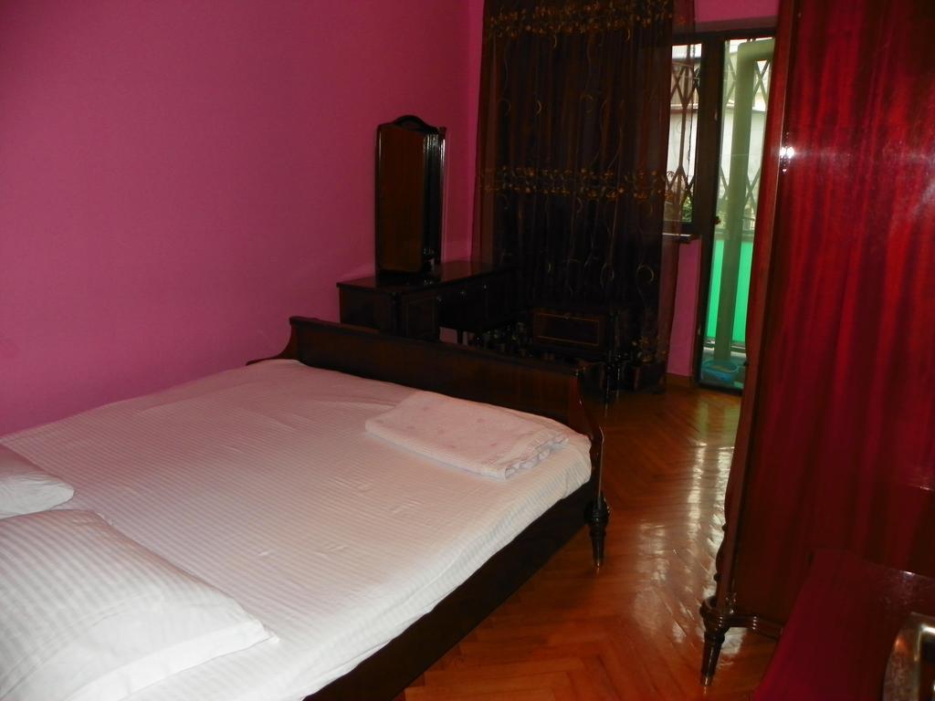 Apartment Rusudan Batumi Room photo